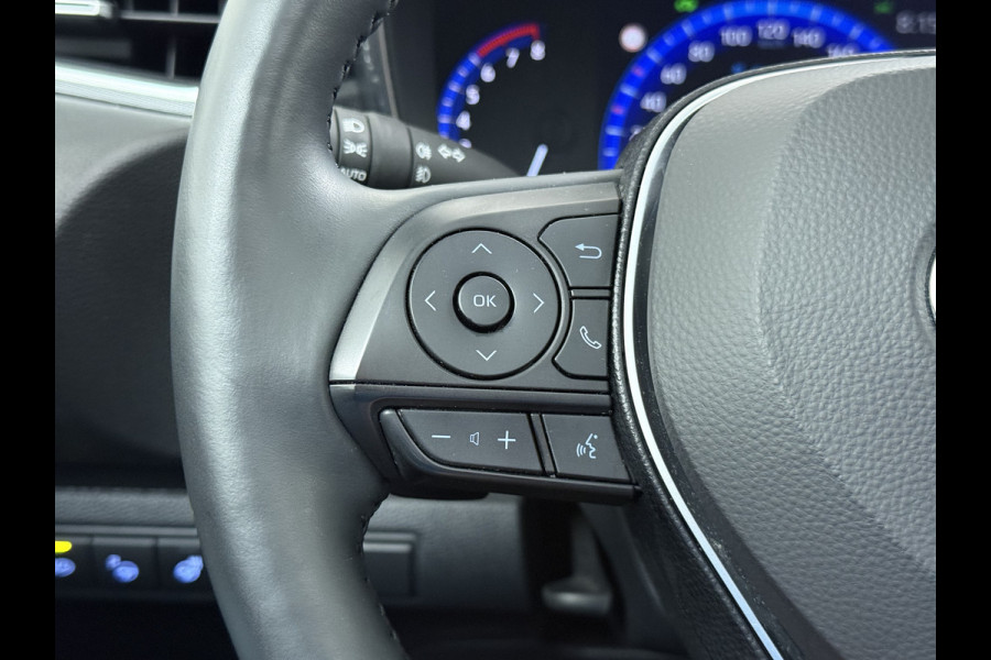 Toyota Corolla ''Gereserveerd'' 2.0I 184 PK Hybride AUT. Trekhaak Pano-Dak Camera Adaptive-Cruise Apple Carplay Android Stoel+Stuurverwarming Navi* Ecc JBL®-Aud Led Privacy Glas Lane Assist Regen-Lichtsensor Keyless Voorruit Verwarmbaar Dodehoekdetectie Zeer compleet!