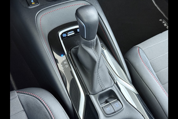 Toyota Corolla ''Gereserveerd'' 2.0I 184 PK Hybride AUT. Trekhaak Pano-Dak Camera Adaptive-Cruise Apple Carplay Android Stoel+Stuurverwarming Navi* Ecc JBL®-Aud Led Privacy Glas Lane Assist Regen-Lichtsensor Keyless Voorruit Verwarmbaar Dodehoekdetectie Zeer compleet!