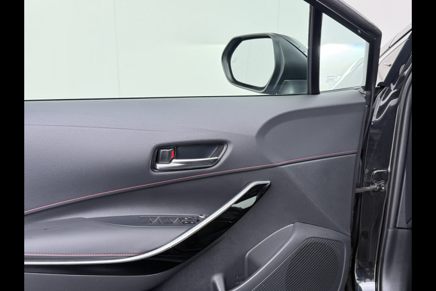 Toyota Corolla ''Gereserveerd'' 2.0I 184 PK Hybride AUT. Trekhaak Pano-Dak Camera Adaptive-Cruise Apple Carplay Android Stoel+Stuurverwarming Navi* Ecc JBL®-Aud Led Privacy Glas Lane Assist Regen-Lichtsensor Keyless Voorruit Verwarmbaar Dodehoekdetectie Zeer compleet!
