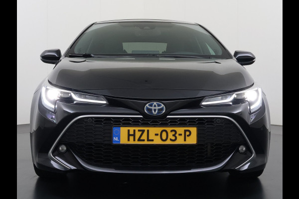Toyota Corolla ''Gereserveerd'' 2.0I 184 PK Hybride AUT. Trekhaak Pano-Dak Camera Adaptive-Cruise Apple Carplay Android Stoel+Stuurverwarming Navi* Ecc JBL®-Aud Led Privacy Glas Lane Assist Regen-Lichtsensor Keyless Voorruit Verwarmbaar Dodehoekdetectie Zeer compleet!
