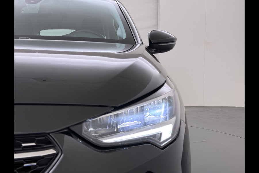 Opel Corsa 1.2T 101PK Navi PDC-a+v 360°Camera Airco Apple Carplay Android 1/2 LeerCruise Control Pdc Elegance Distributie bij 91.000km vervangen! Lane Assist Isofix Led Regen-Lichtsensor Lmv Chroompakket 1e Eigenaar Origineel Nederlandse Auto Incl. volledige onderhoudshistorie € 22.000 nieuw