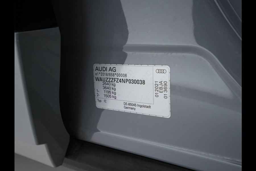 Audi Q4 e-tron 40 S-line Launch edition Competition 77 kWh [ 3-Fase-11kW ] {SOH-93%} (INCL-BTW) *HEATPUMP | LEATHER-FABRIC | SONOS-AUDIO | MATRIX-LED | ADAPTIVE-CRUISE | HEATED-SPORTSEATS | AMBIENTLIGHT | DIGI-COCKPIT | CAMERA | KEYLESS | DAB+ | NAVI-FULLMAP | TOWBAR | 21"ALU