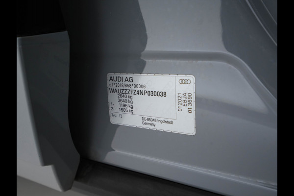 Audi Q4 e-tron 40 S-line Launch edition Competition 77 kWh [ 3-Fase-11kW ] {SOH-93%} (INCL-BTW) *HEATPUMP | LEATHER-FABRIC | SONOS-AUDIO | MATRIX-LED | ADAPTIVE-CRUISE | HEATED-SPORTSEATS | AMBIENTLIGHT | DIGI-COCKPIT | CAMERA | KEYLESS | DAB+ | NAVI-FULLMAP | TOWBAR | 21"ALU