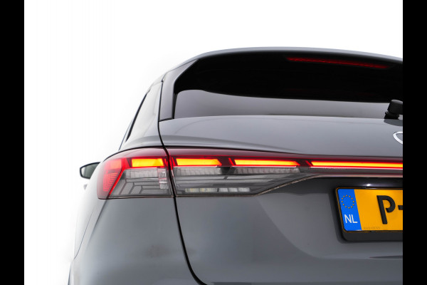 Audi Q4 e-tron 40 S-line Launch edition Competition 77 kWh [ 3-Fase-11kW ] {SOH-93%} (INCL-BTW) *HEATPUMP | LEATHER-FABRIC | SONOS-AUDIO | MATRIX-LED | ADAPTIVE-CRUISE | HEATED-SPORTSEATS | AMBIENTLIGHT | DIGI-COCKPIT | CAMERA | KEYLESS | DAB+ | NAVI-FULLMAP | TOWBAR | 21"ALU