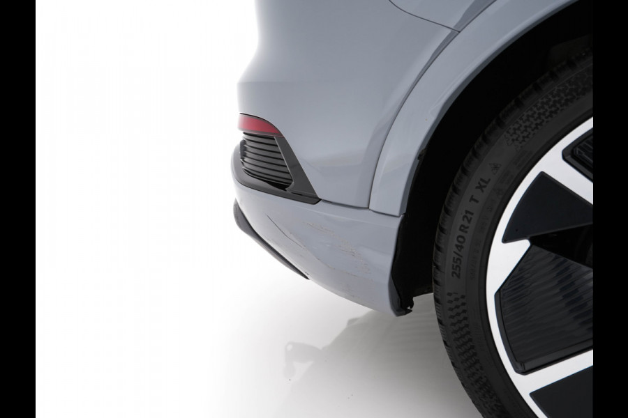 Audi Q4 e-tron 40 S-line Launch edition Competition 77 kWh [ 3-Fase-11kW ] {SOH-93%} (INCL-BTW) *HEATPUMP | LEATHER-FABRIC | SONOS-AUDIO | MATRIX-LED | ADAPTIVE-CRUISE | HEATED-SPORTSEATS | AMBIENTLIGHT | DIGI-COCKPIT | CAMERA | KEYLESS | DAB+ | NAVI-FULLMAP | TOWBAR | 21"ALU