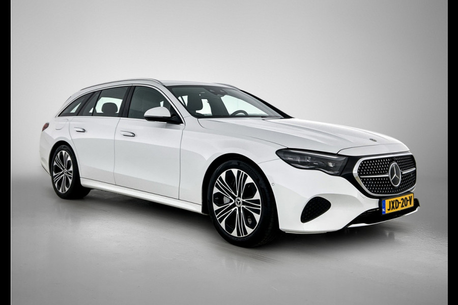 Mercedes-Benz E-Klasse Estate 300 e Luxury Line Plug-In Hybride Trekhaak | Rijassistentiepakket plus | Parkeerpakket met 360°-camera | Distronic | Sfeerverlichting. Inclusief 24 maanden Mercedes-Benz Certified garantie voor Europa.