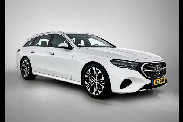 Mercedes-Benz E-Klasse Estate 300 e Luxury Line Plug-In Hybride Trekhaak | Rijassistentiepakket plus | Parkeerpakket met 360°-camera | Distronic | Sfeerverlichting. Inclusief 24 maanden Mercedes-Benz Certified garantie voor Europa.