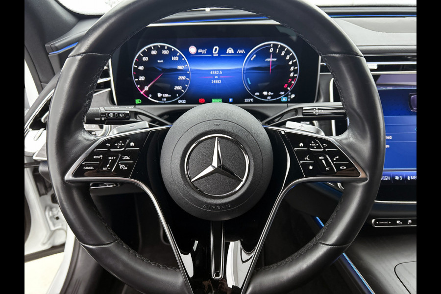 Mercedes-Benz E-Klasse Estate 300 e Luxury Line Plug-In Hybride Trekhaak | Rijassistentiepakket plus | Parkeerpakket met 360°-camera | Distronic | Sfeerverlichting. Inclusief 24 maanden Mercedes-Benz Certified garantie voor Europa.