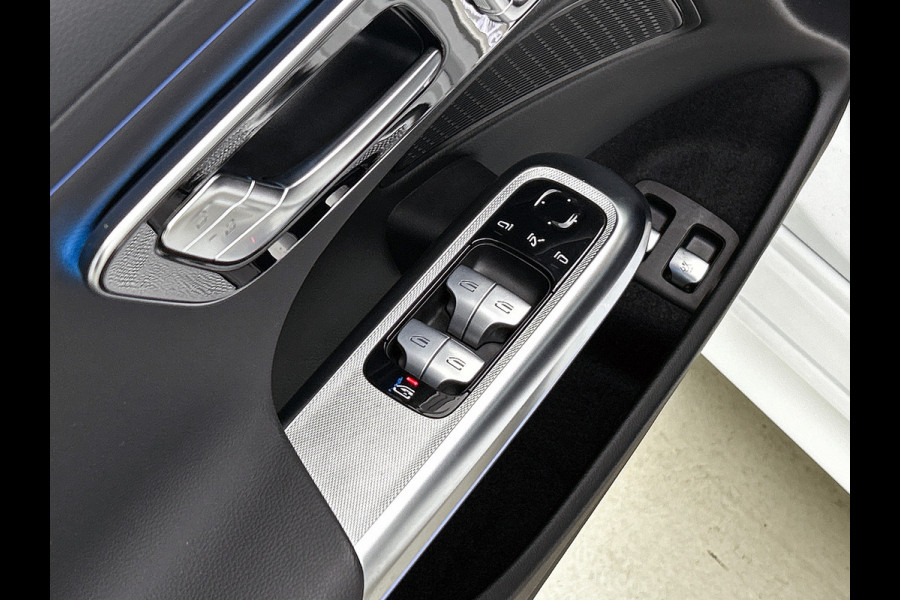 Mercedes-Benz E-Klasse Estate 300 e Luxury Line Plug-In Hybride Trekhaak | Rijassistentiepakket plus | Parkeerpakket met 360°-camera | Distronic | Sfeerverlichting. Inclusief 24 maanden Mercedes-Benz Certified garantie voor Europa.