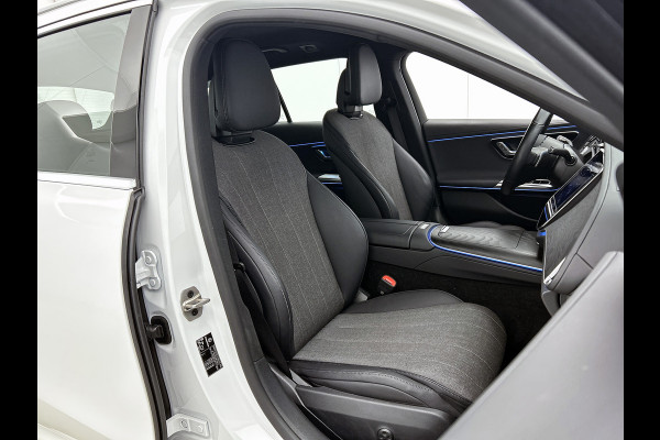 Mercedes-Benz E-Klasse Estate 300 e Luxury Line Plug-In Hybride Trekhaak | Rijassistentiepakket plus | Parkeerpakket met 360°-camera | Distronic | Sfeerverlichting. Inclusief 24 maanden Mercedes-Benz Certified garantie voor Europa.