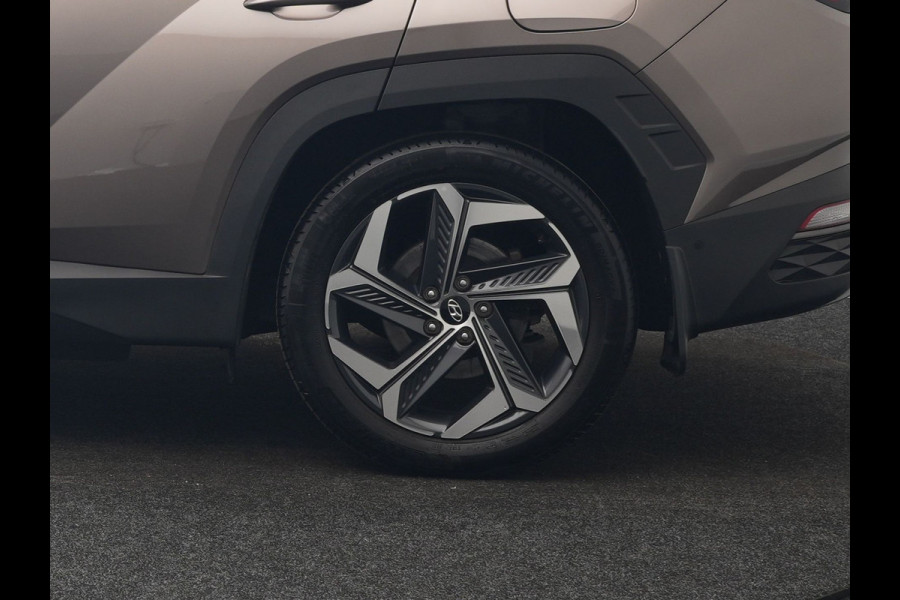 Hyundai Tucson 1.6 T-GDI Premium 4WD PHEV 265pk Dealer O.H. | Trekhaak Afn. | Adaptive Cruise | 360 Camera | Krell Premium Sound | Lederen Sportstoelen Memory & Ventilatie | Keyless | Apple Carplay | Stoelen & Stuur Verwarmd | Navigatie | DAB | Plug In Hybrid