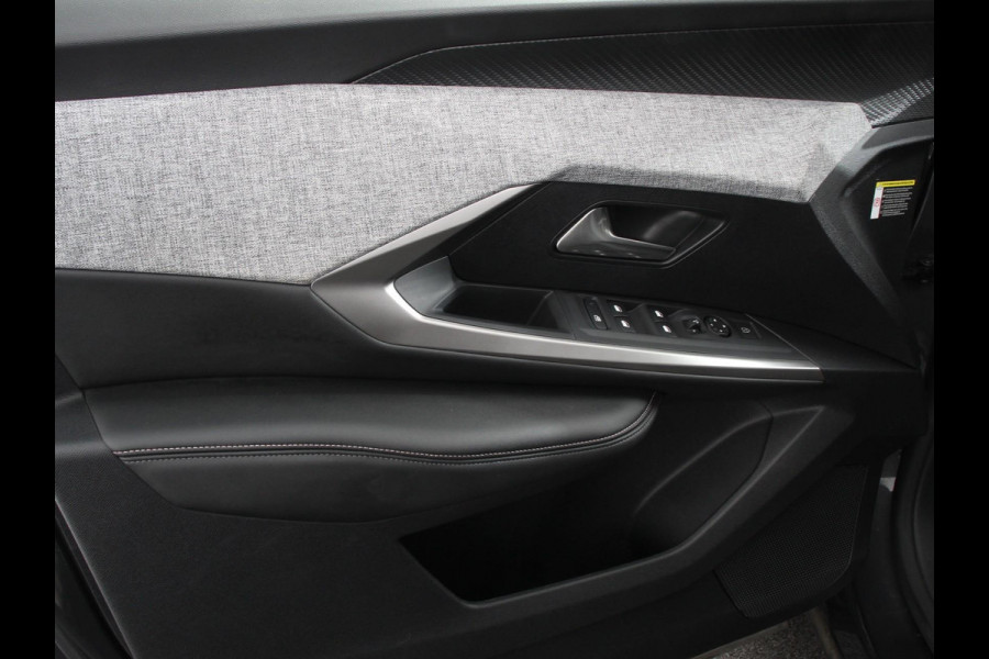 Peugeot 5008 1.2 Hybrid 145pk Automaat Allure 7p | DEMO ! | Navigatie | Apple Carplay/Android Auto | Camera | Climate control | Dab | Led | Keyless start | Lichtmetalen Velgen | Parkeer sensoren