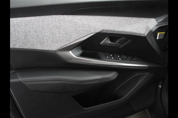 Peugeot 5008 1.2 Hybrid 145pk Automaat Allure 7p | DEMO ! | Navigatie | Apple Carplay/Android Auto | Camera | Climate control | Dab | Led | Keyless start | Lichtmetalen Velgen | Parkeer sensoren