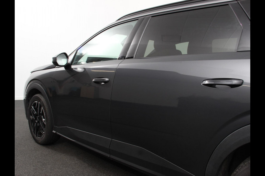 Peugeot 5008 1.2 Hybrid 145pk Automaat Allure 7p | DEMO ! | Navigatie | Apple Carplay/Android Auto | Camera | Climate control | Dab | Led | Keyless start | Lichtmetalen Velgen | Parkeer sensoren