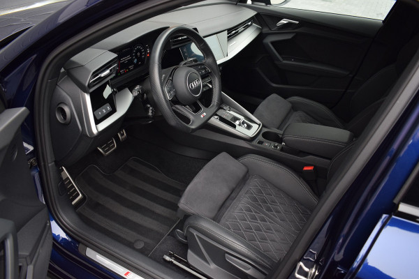 Audi A3 Sportback 40 TFSI e S-line | S-zetels | LED | Keyless | 18"