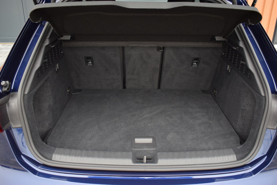 Audi A3 Sportback 40 TFSI e S-line | S-zetels | LED | Keyless | 18"