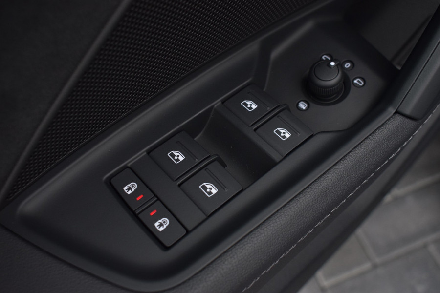 Audi A3 Sportback 40 TFSI e S-line | S-zetels | LED | Keyless | 18"