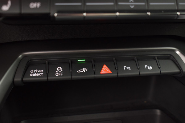 Audi A3 Sportback 40 TFSI e S-line | S-zetels | LED | Keyless | 18"