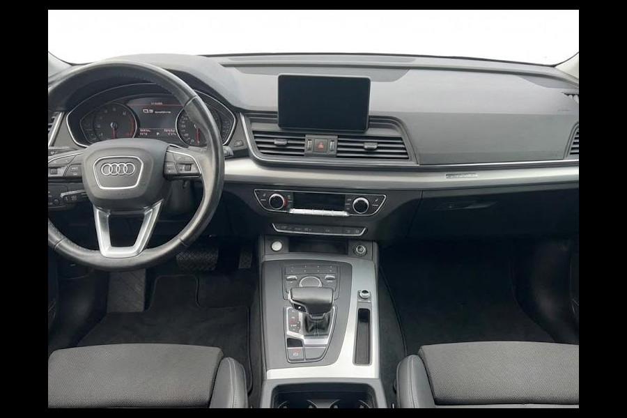 Audi Q5 45 TFSI quattro S edition 245pk S-tronic | Navigatie | Parkeercamera | Sportstoelen | 18 inch Lichtmetalen velgen | Parkeersensoren voor en achter