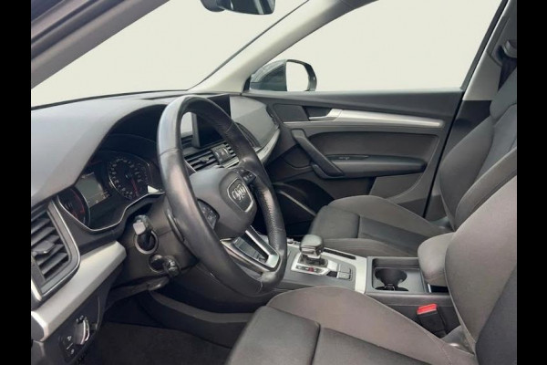 Audi Q5 45 TFSI quattro S edition 245pk S-tronic | Navigatie | Parkeercamera | Sportstoelen | 18 inch Lichtmetalen velgen | Parkeersensoren voor en achter