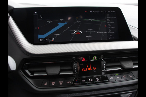 BMW 1-serie 118i M-Sport Automaat | Digitale Cockpit | Climate control | Stoel verwarming | LED | Sfeer verlichting | Lichtmetalen velgen | Navigatie | Apple carplay/ Android auto | Parkeersensoren