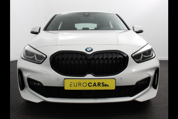 BMW 1-serie 118i M-Sport Automaat | Digitale Cockpit | Climate control | Stoel verwarming | LED | Sfeer verlichting | Lichtmetalen velgen | Navigatie | Apple carplay/ Android auto | Parkeersensoren