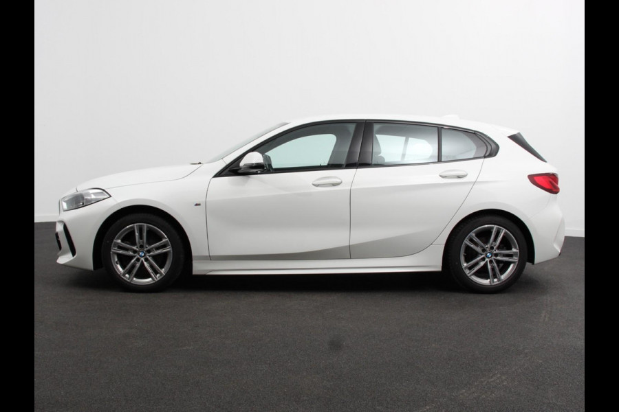 BMW 1-serie 118i M-Sport Automaat | Digitale Cockpit | Climate control | Stoel verwarming | LED | Sfeer verlichting | Lichtmetalen velgen | Navigatie | Apple carplay/ Android auto | Parkeersensoren