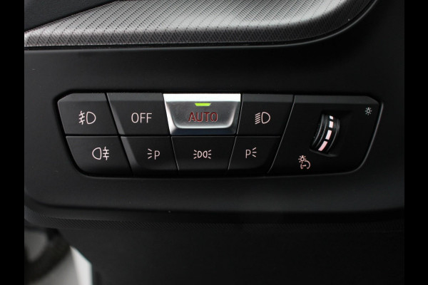 BMW 1-serie 118i M-Sport Automaat | Digitale Cockpit | Climate control | Stoel verwarming | LED | Sfeer verlichting | Lichtmetalen velgen | Navigatie | Apple carplay/ Android auto | Parkeersensoren