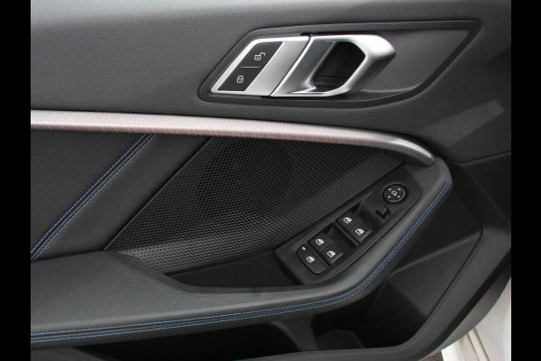 BMW 1-serie 118i M-Sport Automaat | Digitale Cockpit | Climate control | Stoel verwarming | LED | Sfeer verlichting | Lichtmetalen velgen | Navigatie | Apple carplay/ Android auto | Parkeersensoren