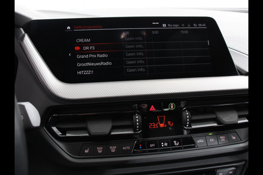 BMW 1-serie 118i M-Sport Automaat | Digitale Cockpit | Climate control | Stoel verwarming | LED | Sfeer verlichting | Lichtmetalen velgen | Navigatie | Apple carplay/ Android auto | Parkeersensoren