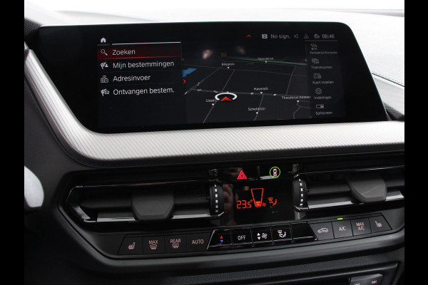 BMW 1-serie 118i M-Sport Automaat | Digitale Cockpit | Climate control | Stoel verwarming | LED | Sfeer verlichting | Lichtmetalen velgen | Navigatie | Apple carplay/ Android auto | Parkeersensoren