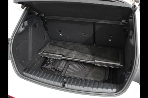 BMW 1-serie 118i M-Sport Automaat | Digitale Cockpit | Climate control | Stoel verwarming | LED | Sfeer verlichting | Lichtmetalen velgen | Navigatie | Apple carplay/ Android auto | Parkeersensoren