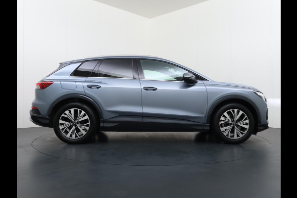 Audi Q4 e-tron 40 Launch edition Advanced Plus 77 kWh VAN € 33.900,- VOOR € 30.877,- UW LENTEVOORDEEL € 3.023,-! | SOH 92% | S-LINE INTERIEUR | PANORAMADAK | STOELVERWARMING | ELEKTRISCHE ACHTERKLEP | LUXE BEKLEDING | RIJKLAAR MET 12 MND BOVAG GARANTIE