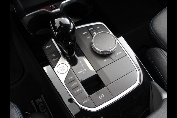 BMW 1-serie 118i M-Sport Automaat | Digitale Cockpit | Climate control | Stoel verwarming | LED | Sfeer verlichting | Lichtmetalen velgen | Navigatie | Apple carplay/ Android auto | Parkeersensoren