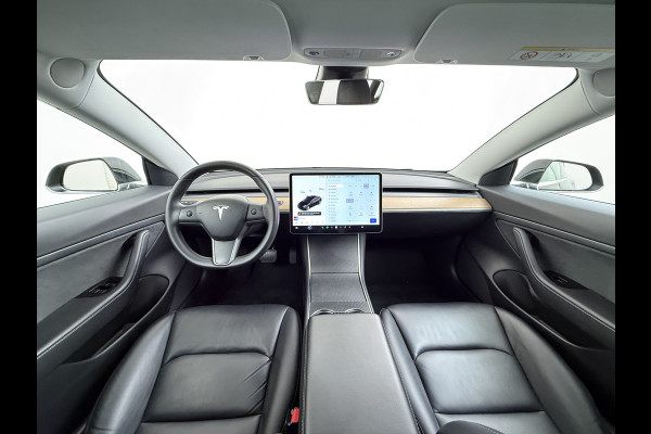 Tesla Model 3 SR+ 325PK Trekhaak Lmv 19" AutoPilot Leer Pano-Dak Adaptive Cruise Camera's Elektr.-Stuur+Stoelen+Spiegels+Geheugen+Easy-Entry+V SOH 84% Ecc Navi Led DAB Voorverwarmen interieur via App Keyless One-Pedal-Drive 1e Eigenaar Origineel Nederlandse Auto 1.584kg licht!