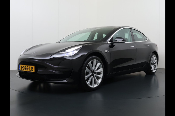 Tesla Model 3 SR+ 325PK Trekhaak Lmv 19" AutoPilot Leer Pano-Dak Adaptive Cruise Camera's Elektr.-Stuur+Stoelen+Spiegels+Geheugen+Easy-Entry+V SOH 84% Ecc Navi Led DAB Voorverwarmen interieur via App Keyless One-Pedal-Drive 1e Eigenaar Origineel Nederlandse Auto 1.584kg licht!