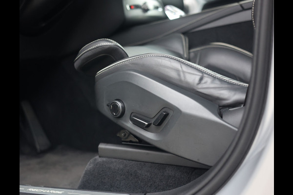 Volvo XC90 T8 Recharge AWD Ultimate Dark | Pano - Trekhaak - Luchtvering