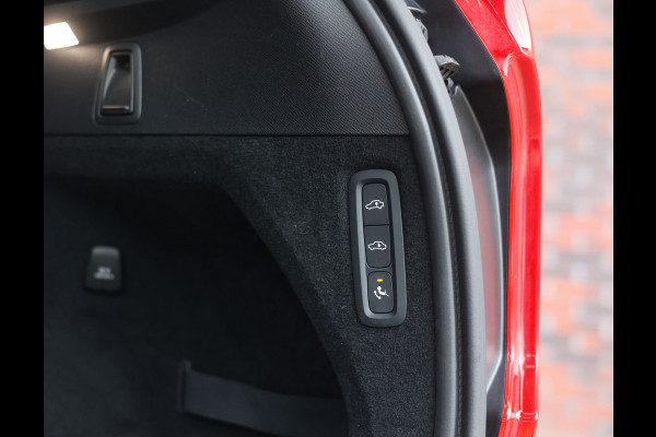 Volvo XC90 T8 Recharge AWD Ultimate Dark | Pano - Trekhaak - Luchtvering