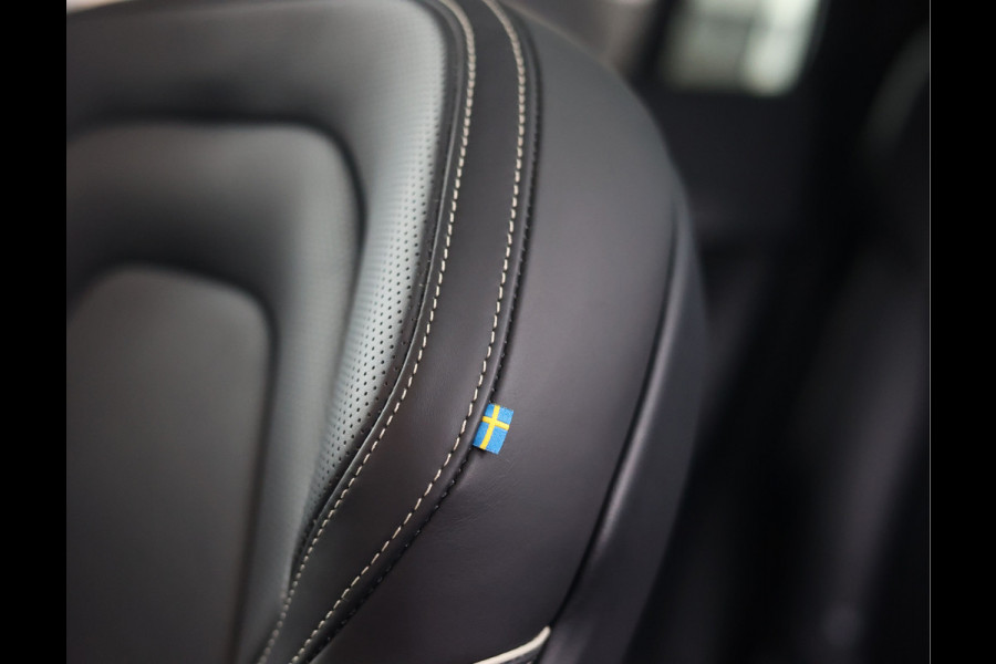 Volvo XC90 T8 Recharge AWD Ultimate Dark | Pano - Trekhaak - Luchtvering