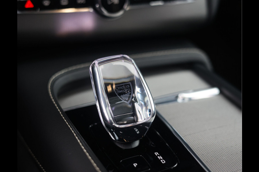 Volvo XC90 T8 Recharge AWD Ultimate Dark | Pano - Trekhaak - Luchtvering