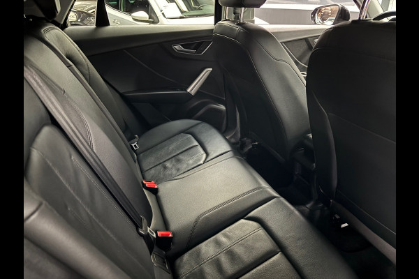 Audi Q2 35 TFSI S Edition / Camera / Navi / 18 inch