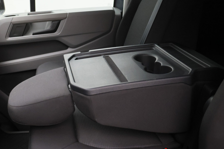 MAN TGE 35 2.0 TDI L3H3 DSG DC 7-persoons Climate, Camera, Cruise, Apple Carplay, PDC, DAB, Trekhaak, 18''