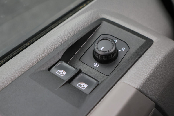 MAN TGE 35 2.0 TDI L3H3 DSG DC 7-persoons Climate, Camera, Cruise, Apple Carplay, PDC, DAB, Trekhaak, 18''