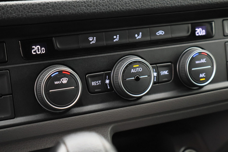 MAN TGE 35 2.0 TDI L3H3 DSG DC 7-persoons Climate, Camera, Cruise, Apple Carplay, PDC, DAB, Trekhaak, 18''