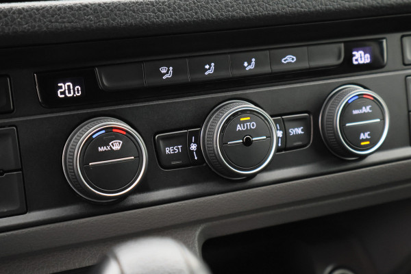 MAN TGE 35 2.0 TDI L3H3 DSG DC 7-persoons Climate, Camera, Cruise, Apple Carplay, PDC, DAB, Trekhaak, 18''