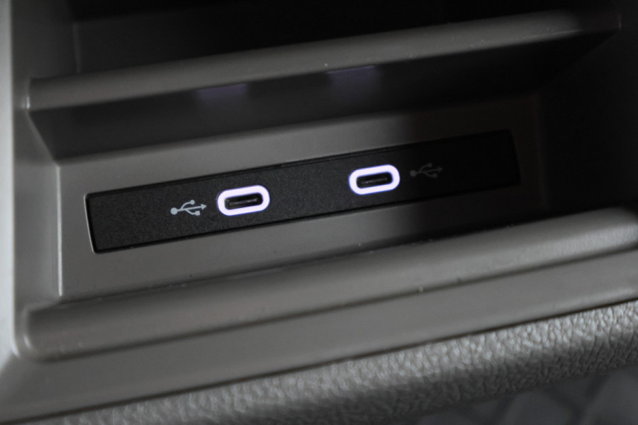 MAN TGE 35 2.0 TDI L3H3 DSG DC 7-persoons Climate, Camera, Cruise, Apple Carplay, PDC, DAB, Trekhaak, 18''