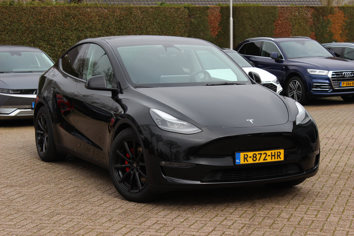 Tesla Model Y Performance AWD 75 kWh / SoH 93,1% / Trekhaak / Autopilot / Panoramadak / Camera / Keyless / Leder / Dodehoek / Navigatie / Stoelverwarming