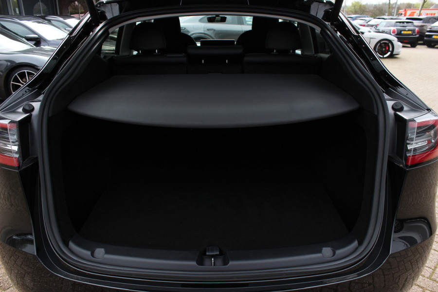 Tesla Model Y Performance AWD 75 kWh / SoH 93,1% / Trekhaak / Autopilot / Panoramadak / Camera / Keyless / Leder / Dodehoek / Navigatie / Stoelverwarming
