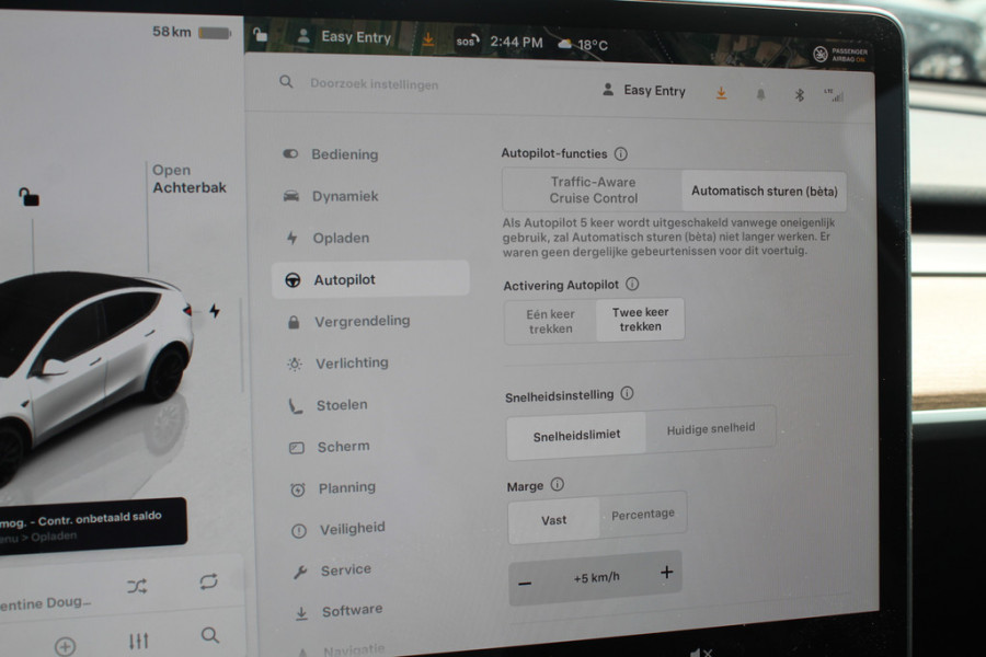 Tesla Model Y Performance AWD 75 kWh / SoH 93,1% / Trekhaak / Autopilot / Panoramadak / Camera / Keyless / Leder / Dodehoek / Navigatie / Stoelverwarming