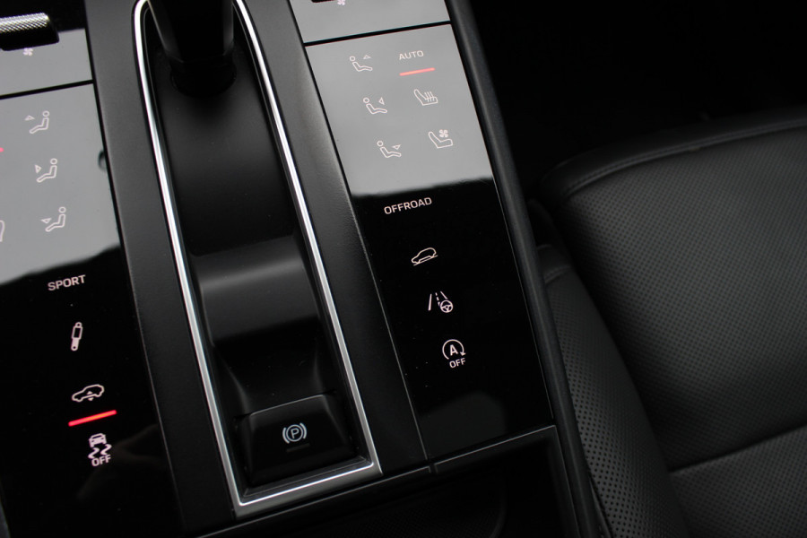 Porsche Macan 2.0 / Panoramadak / Camera / Luxe Leder / 21'' / Luchtvering / Keyless / Bose / Matrix LED / Stoelventilatie+Verwarming / Stuurverwarming / Dodehoek / DAB / ACC